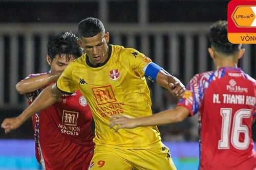 Bùng nổ phút cuối, Hải Phòng đẩy CLB TP.HCM vào thế khó