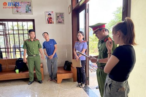 VKSND Điện Bàn kiểm sát khám xét nơi ở đối tượng tàng trữ ma túy