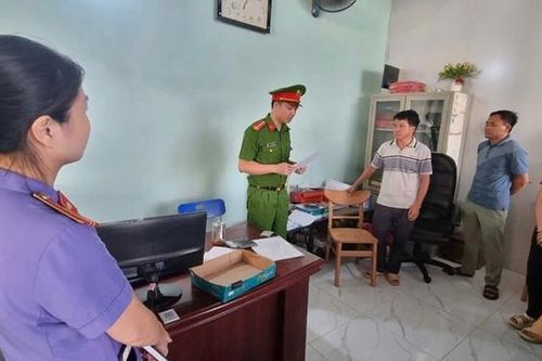 Khởi tố giám đốc và kế toán câu kết mua bán trái phép hóa đơn