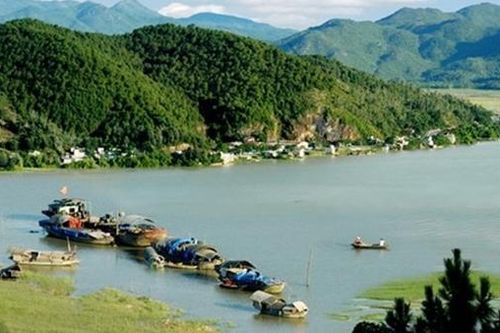 Tạ lỗi với sông Lam