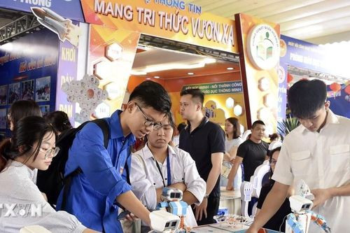 Ưu đãi tín dụng cho sinh viên khối ngành STEM: Chiến lược nhân lực dài hạn