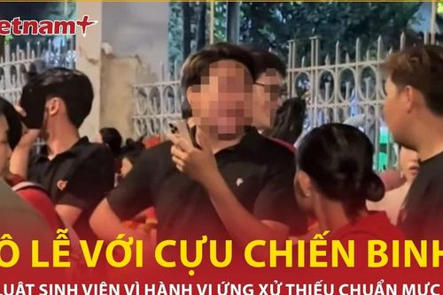 Đại học Văn Lang kỷ luật sinh viên vì ứng xử thiếu chuẩn mực tại lễ diễu binh