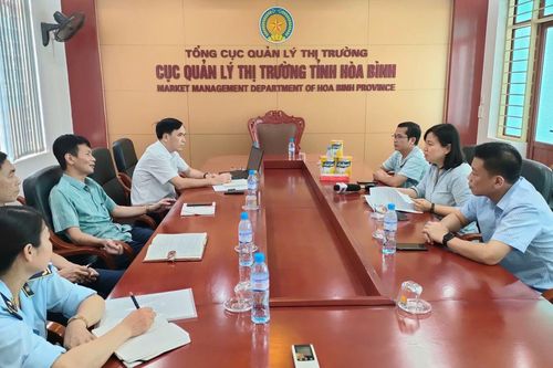 Mập mờ nguồn gốc sữa: Doanh nghiệp thoắt 'ẩn' thoắt 'hiện'