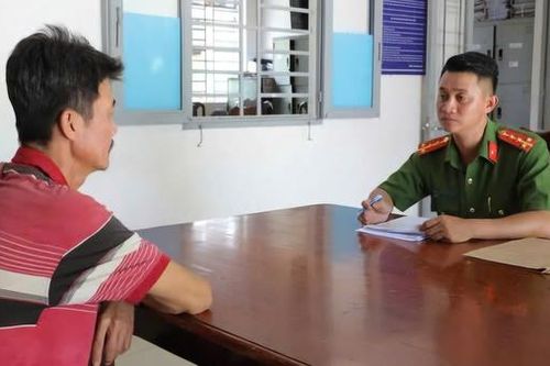Công an Tây Ninh làm việc với người đàn ông gọi điện quấy rối, xúc phạm cán bộ