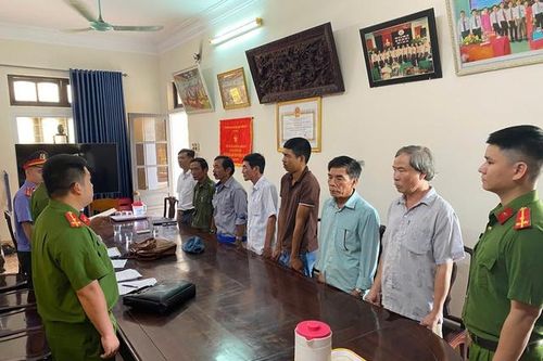 Khởi tố 5 đối tượng ở Huế đánh bạc dưới hình thức xóc dĩa