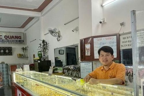 Chủ tiệm vàng ở Bình Định kịp thời ngăn chặn một vụ lừa đảo