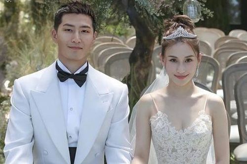 Thêm một cặp đôi nổi tiếng showbiz ly hôn sau 2 năm chung sống?