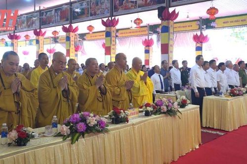 Chùa Tường Vân tổ chức Đại lễ Phật đản Vesak 2025 và đón nhận Huân chương Lao động hạng Ba