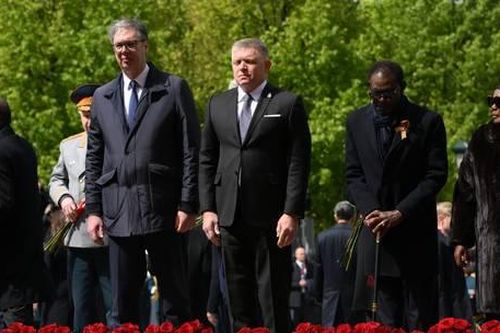 Nga ca ngợi Tổng thống Serbia và Thủ tướng Slovakia là những anh hùng
