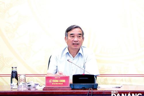 UBND thành phố họp chuyên đề thông qua nhiều nội dung