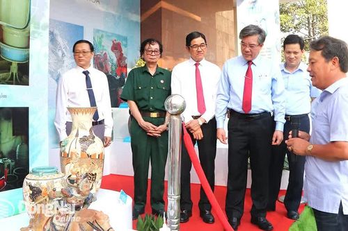 Lịch sử Việt Nam trên gốm Biên Hòa