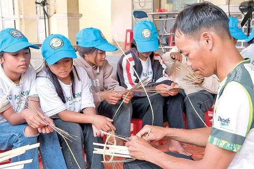 Giữ nghề để tạo dựng làng du lịch