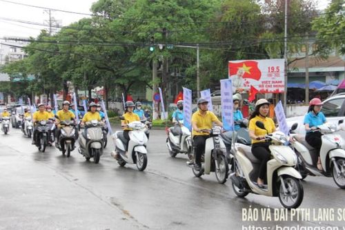 Ra quân hưởng ứng Tháng vận động triển khai bảo hiểm xã hội toàn dân