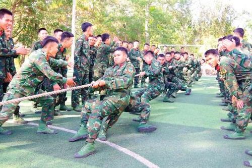 Thanh niên Học viện Lục quân rèn sức, luyện tài, xung kích, sáng tạo