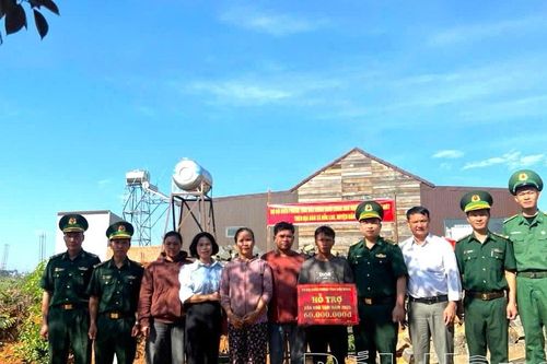 Xây dựng 4 nhà đại đoàn kết tặng hộ nghèo vùng biên giới Đắk Nông