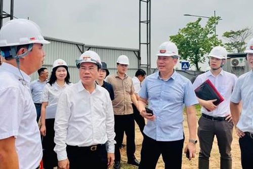 Deputy Minister Nguyen Van Sinh inspects 6 social housing projects in Hanoi