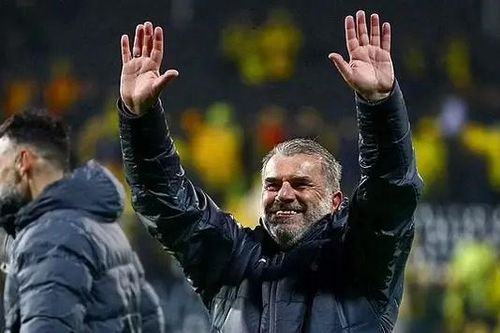 Ange Postecoglou tức giận khi Tottenham bị so sánh với Man United