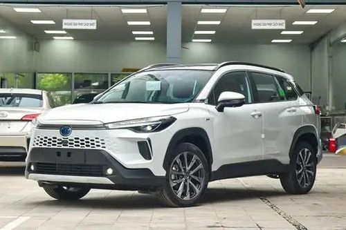Nhiều mẫu xe ô tô ưu đãi mạnh trong tháng 5