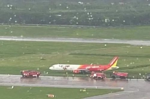 Máy bay Vietjet Air trượt khỏi đường băng khi hạ cánh