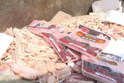 Cuộc đấu tranh phức tạp với thực phẩm không rõ nguồn gốc
