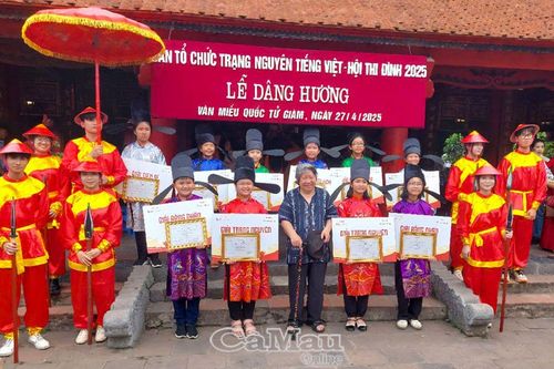 Nụ cười Hoàng Giáp