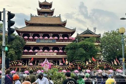 Bảo đảm ANTT cho lễ hội hoa đăng mừng Phật đản trên kênh Nhiêu Lộc - Thị Nghè