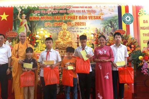 Giáo hội Phật giáo quận Hai Bà Trưng tổ chức đại lễ Phật đản Phật lịch 2569