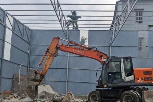 Quốc Oai đồng loạt ra quân cưỡng chế công trình vi phạm đất đai
