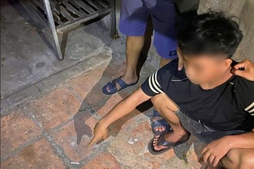 Vứt ma túy xuống đường để tháo chạy khi bị công an phát hiện