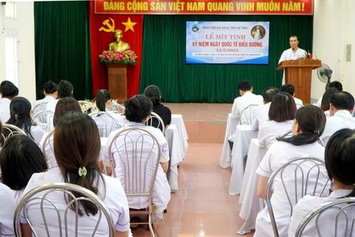 Bệnh viện Đa khoa tỉnh Hà Tĩnh mít tinh kỷ niệm ngày Quốc tế điều dưỡng