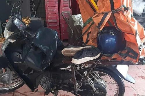 Nam shipper bị sét đánh trúng khi đang đi giao hàng