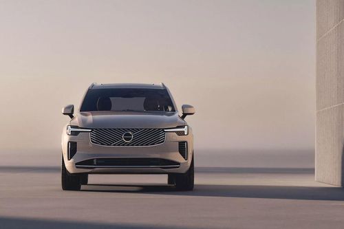 Gần nửa triệu xe Volvo bị lỗi camera lùi