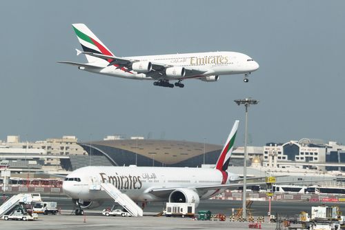 Hãng bay Emirates thưởng nhân viên 6 tháng lương sau năm lãi 'khủng'