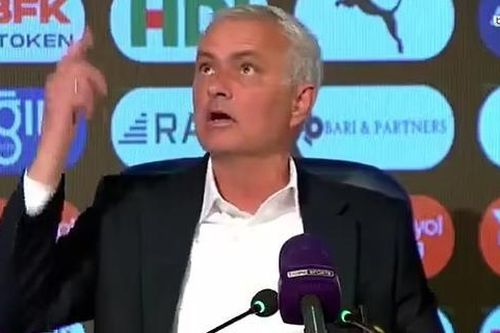Mourinho lại gây chú ý ở Thổ Nhĩ Kỳ