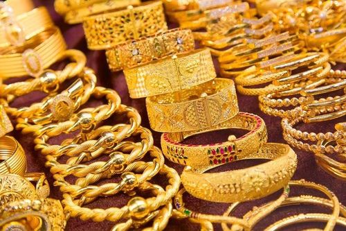 Khi các bà cô đổ xô đi mua vàng