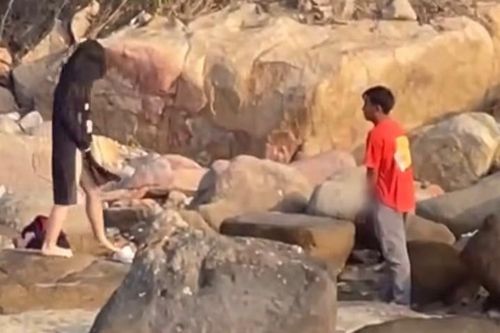Xác minh kẻ biến thái tại bờ biển Nha Trang