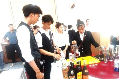 Khánh Hòa: Ngày hội Tư vấn tuyển sinh và Cuộc thi Pha chế Cocktail sáng tạo lần thứ II năm 2025