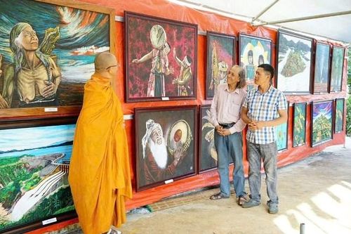 Triển lãm tranh 'Mắt núi' của nghệ sĩ Hùng Hoa Lư