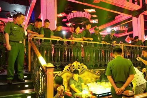 Khởi tố 6 vụ án, bắt tạm giam 22 bị can liên quan đến quán bar tại Phan Thiết