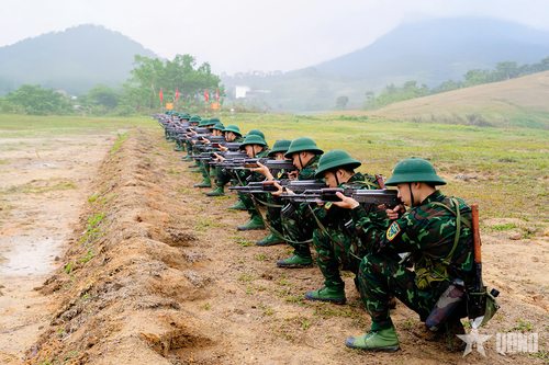 Quyết tâm giành kết quả cao trong kiểm tra '3 tiếng nổ' của chiến sĩ mới