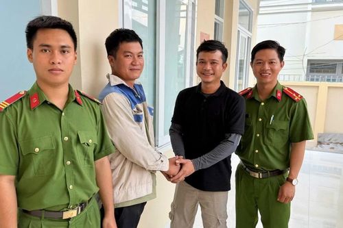 Bất ngờ nhận nửa tỷ đồng chuyển nhầm, người đàn ông tìm cách trả lại
