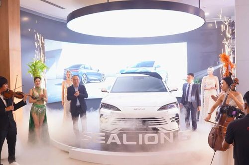 BYD Sealion 6 - SUV xăng lai điện đầu tiên ra mắt tại miền Bắc