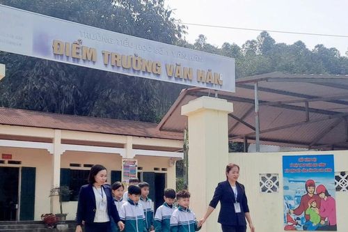Nỗ lực vượt khó của thầy cô điểm trường vùng sâu