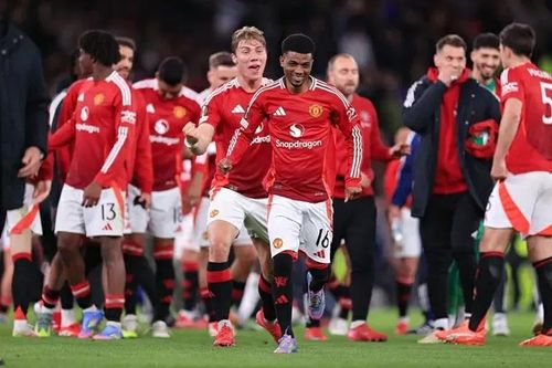 Man Utd đi vào lịch sử Europa League
