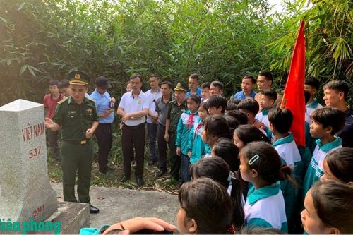 Dân vận khéo, dựng xây biên cương vững mạnh