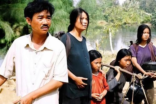 Dàn sao 'Áo lụa Hà Đông': NSND 63 tuổi vẫn độc thân, người có bạn gái kém 38 tuổi