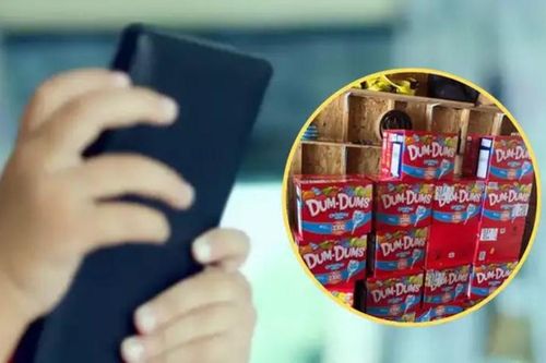 Mẹ tá hỏa khi con trai 8 tuổi đặt mua 30 thùng kẹo mút, giá hơn 100 triệu đồng