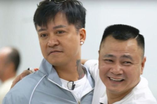 Đại tá Tự Long gây phấn khích với bản hit lớn nhất sự nghiệp ca sĩ Tuấn Hưng