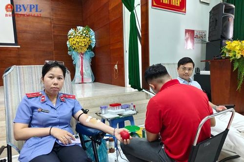 Công chức VKSND tỉnh An Giang tham gia hiến máu vì cộng đồng