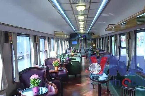 Cận cảnh đoàn tàu du lịch hạng sang 'Hoa Phượng Đỏ'